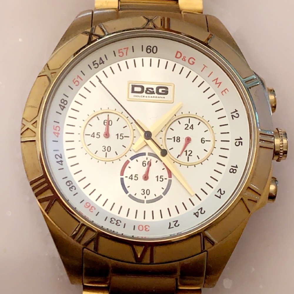 Dolce & Gabbana mens watch. Gold. Rare and in pristine shape. 9.5/10